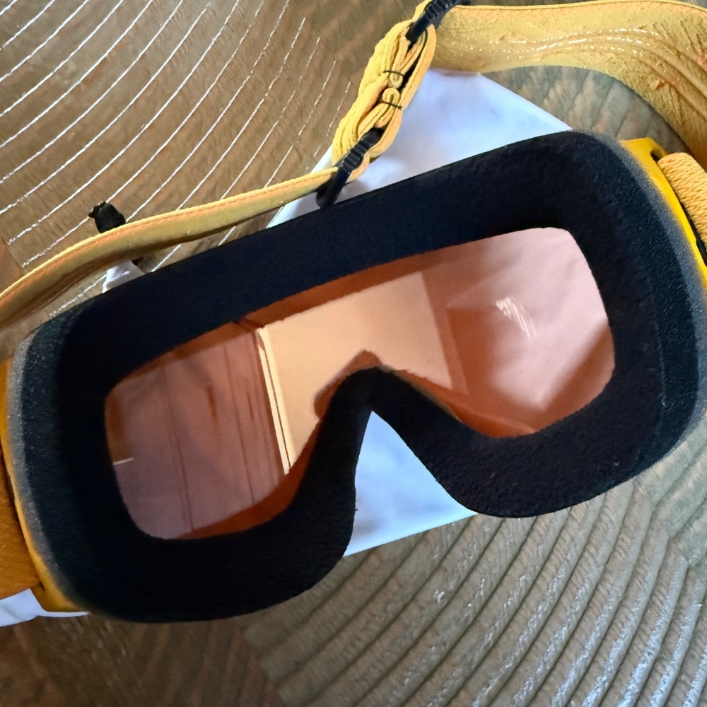 Oakley Line Miner ski goggles in a Icon Mustard color with Prizm Persimmon lens - Picture 6 of 12